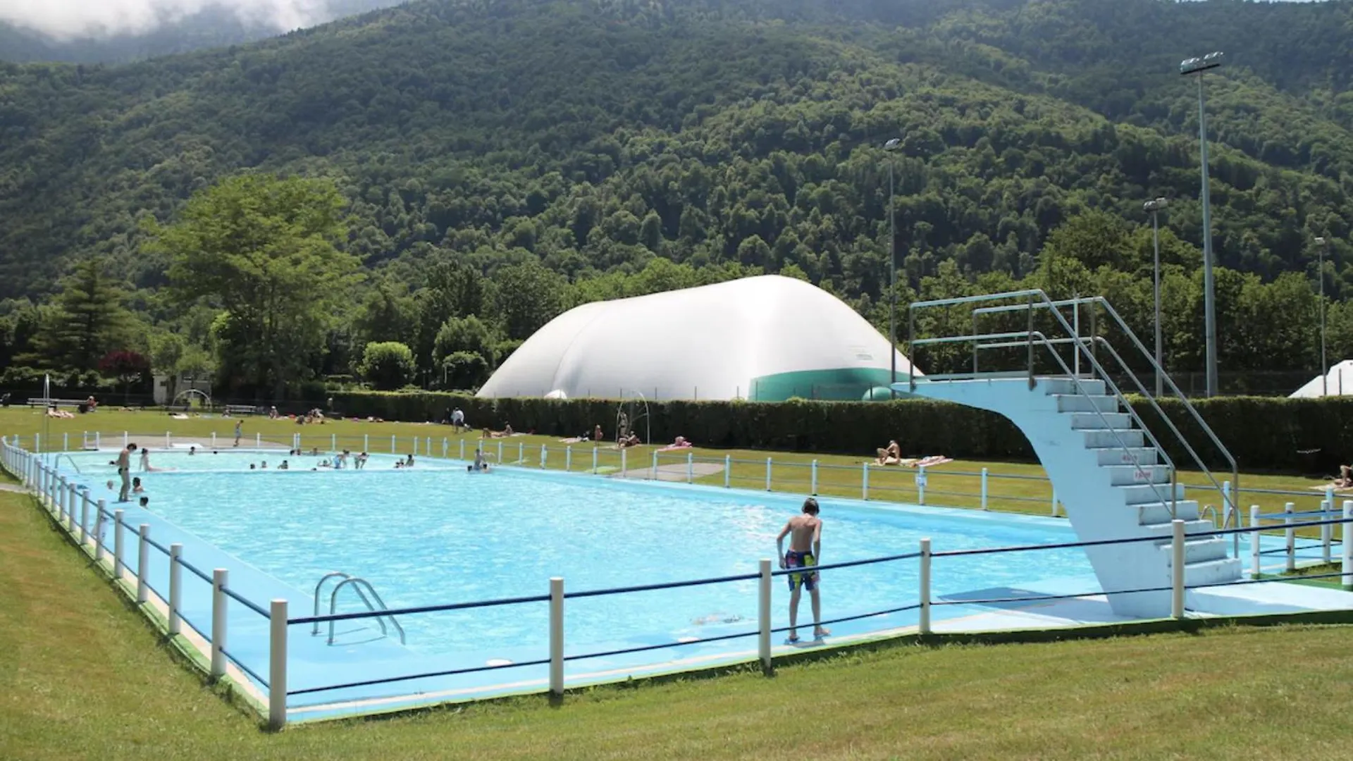 Funky, Affordable Mountain Apartment Bagnères-de-Luchon Fransa